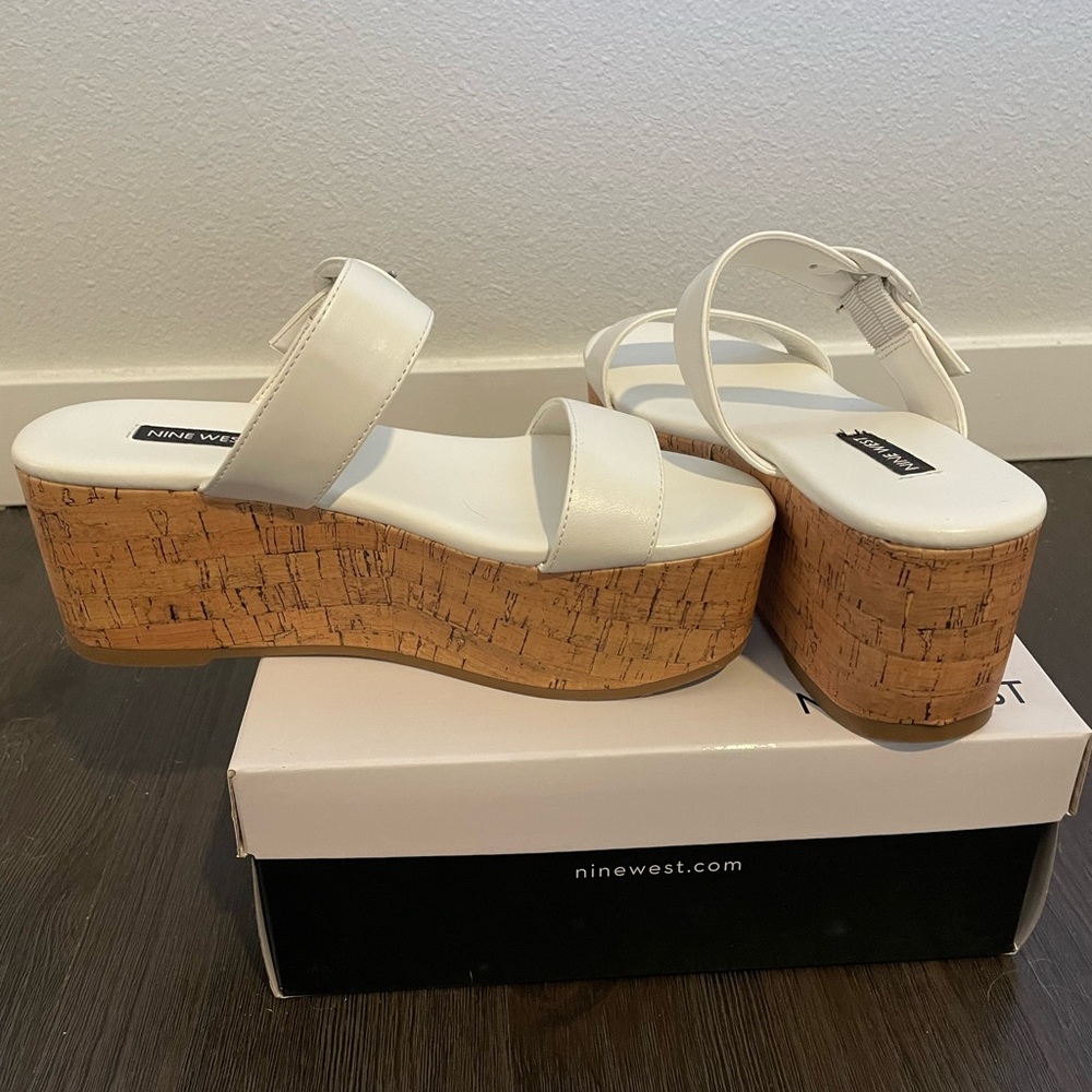 Brand new. Never worn. Nine West Chunky Sandals.